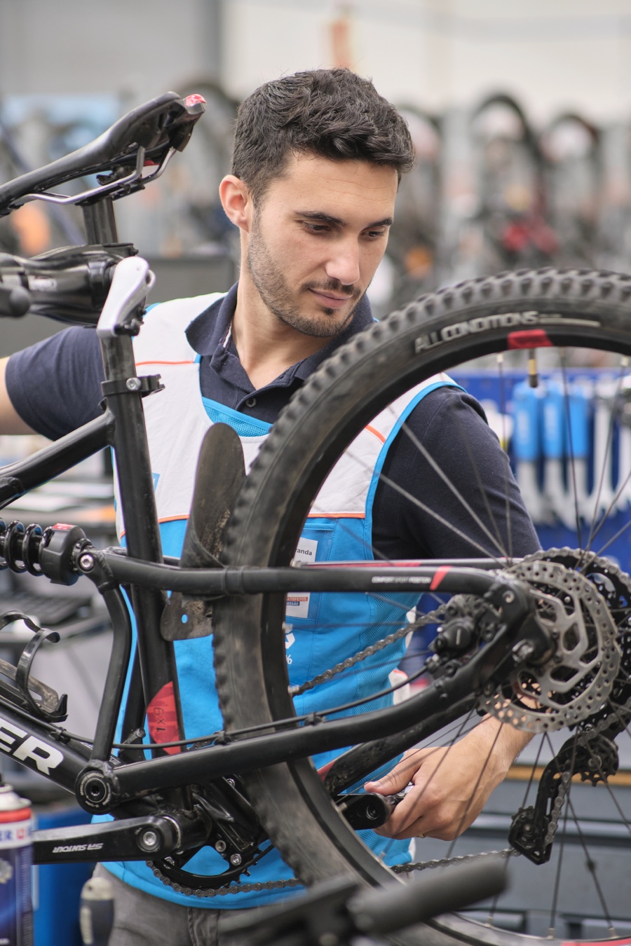 Técnico manutenção e reparação ciclismo